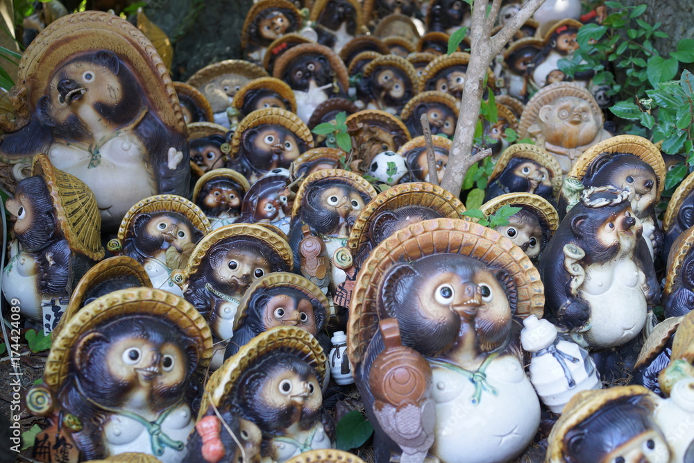 信楽焼の狸 信楽焼 狸 信楽焼たぬき 逆さ狸 縁起物タヌキ 陶器タヌキ たぬき