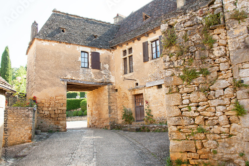 Fototapeta Naklejka Na Ścianę i Meble -  Beynac et Cazenac. Rue du village. Dordogne. Nouvelle Aquitaine