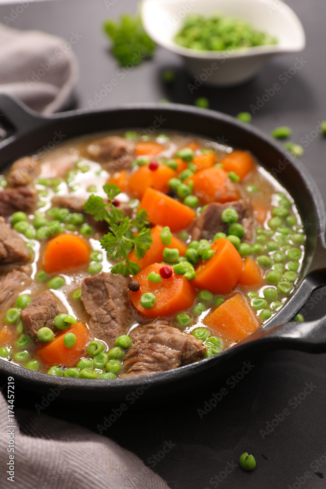 beef with carrot and pea