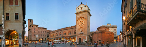 Mantova, piazza delle erbe a 360 gradi photo