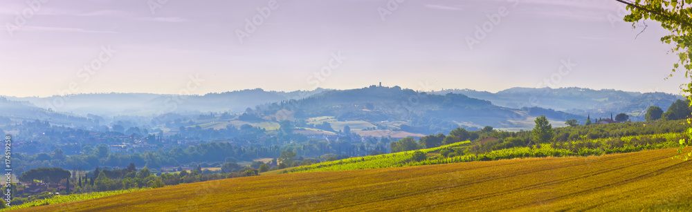 Toskana-Panorama, Morgenstimmung im Chianti-Gebiet 