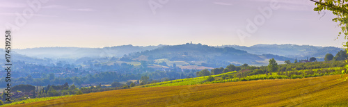 Toskana-Panorama, Morgenstimmung im Chianti-Gebiet  © Composer