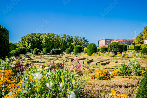 Dans les jardins de l'Evêché à Castres photo