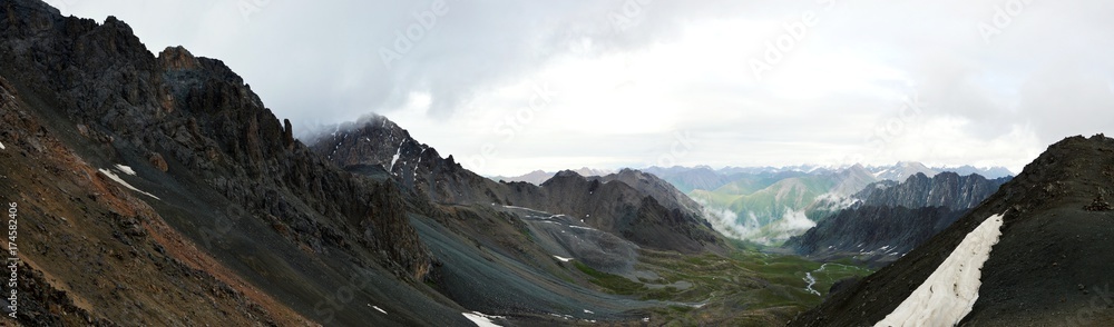 Obraz premium Горный пейзаж, панорама гор