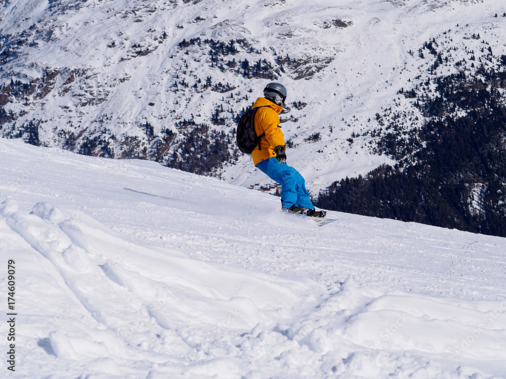 Snowboarder in Alps