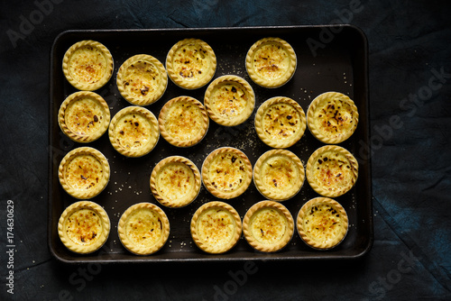 Sweet tarts with caramel custard