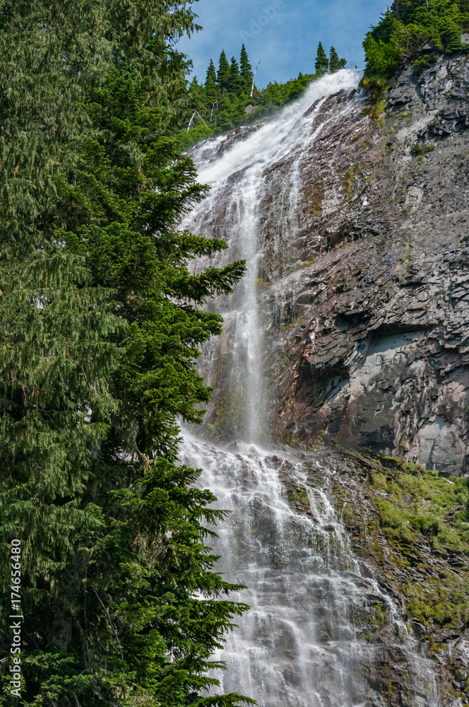 Fototapeta premium Top of Mowich Falls