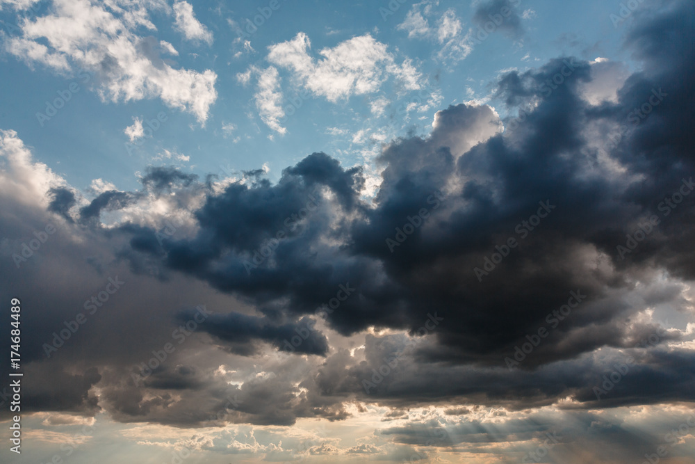 Obraz premium Stormy clouds before the storm