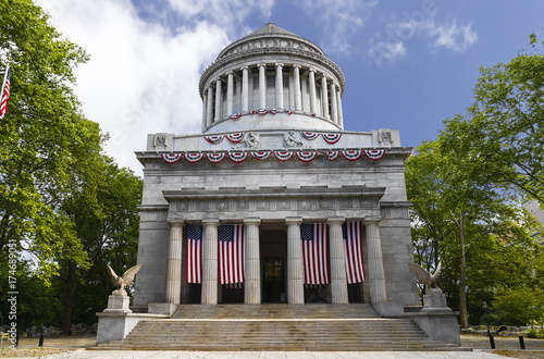 General Grant National Memorial in Riverside Park in the Morningside Heights neighborhood of Upper Manhattan in New York City photo