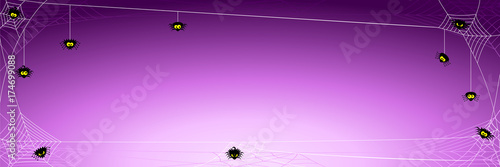 gruseliger Halloween Hintergrund mit Spinnen im Netz 