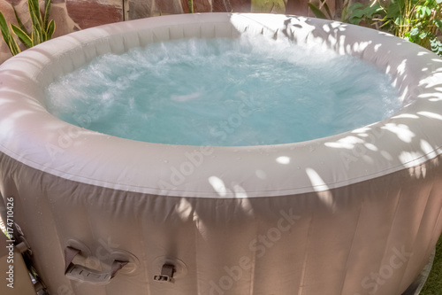 Valokuva spa gonflable, bain à remous, massages