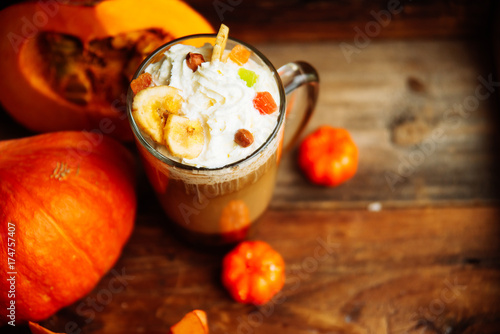 pumpkin latte smoothies with spices and spicy