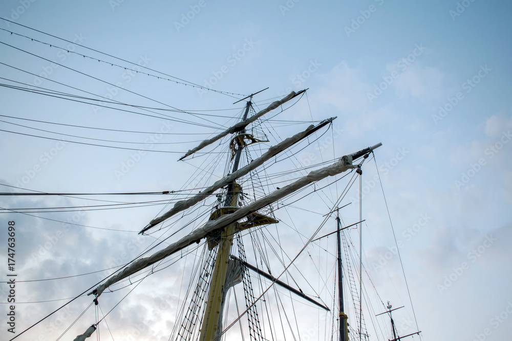 Fototapeta premium Boat Mast in the sky