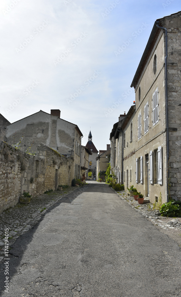 Rue de Charroux (Allier)
(plus beau village de France)