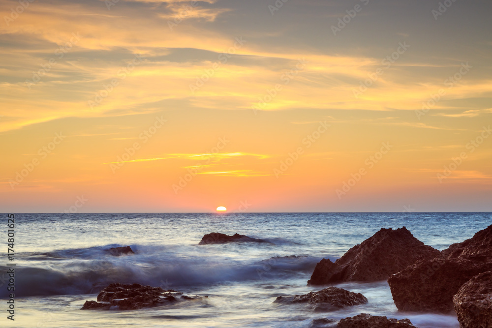 Sonnenuntergang an der Atlantikküste von Südspanien