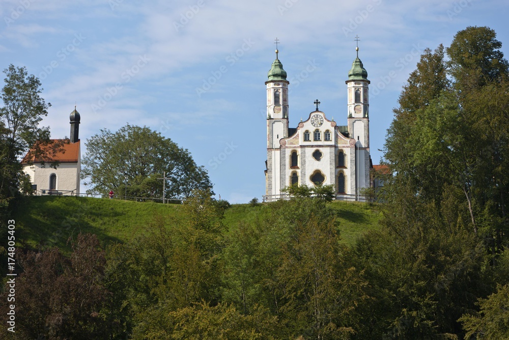 View of Leonhardskapelle chapel and Kirche Heilig Kreuz, Church of the Holy Cross, Kalvarienberg, Bad Toelz, Upper Bavaria, Bavaria, Germany, Europe, PublicGround, Europe