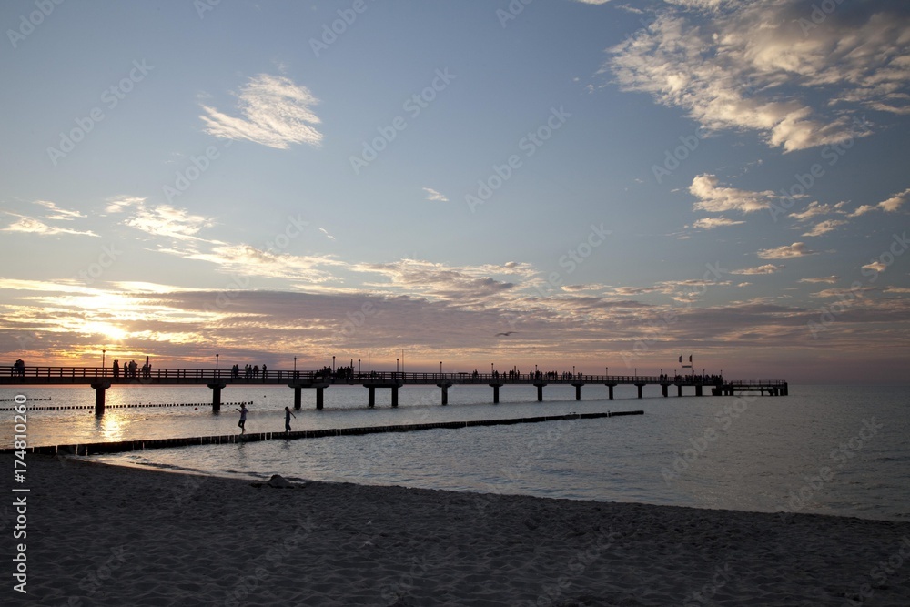 Sunset, pier, Baltic Sea resort town of Zingst, Mecklenburg-Western Pomerania, Germany, Europe