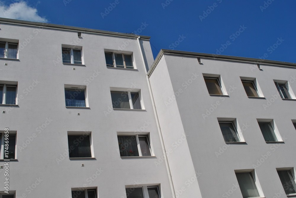 Fototapeta premium Nowoczesne budownictwo mieszkaniowe
