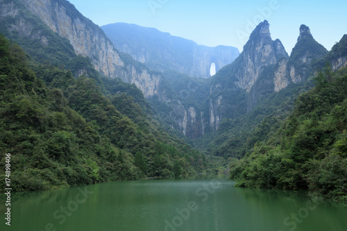 Fototapeta Naklejka Na Ścianę i Meble -  mountains landscape in Zhangjiajie china