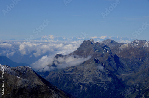 Alpenpanorama vom Gipfel des Piz Corvatsch ob St. Moritz. Swiss alps panoramic view from the top of Piz Corvatsch in St. Moritz © gmcphotopress