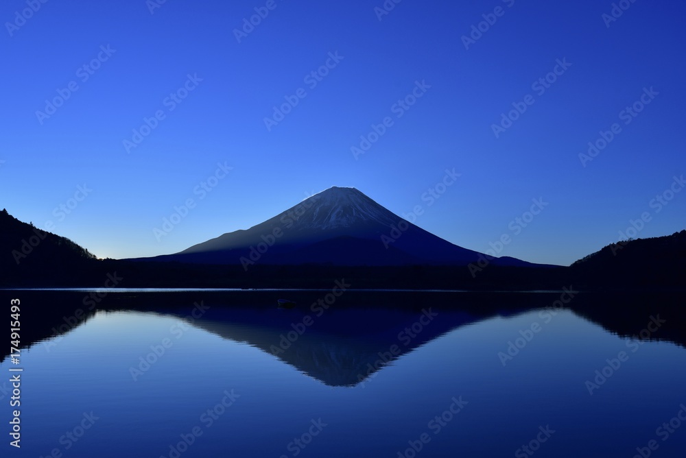 The Mount Fuji in the Dawn