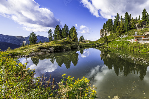 lago cadinello  passo manghen dolomiti