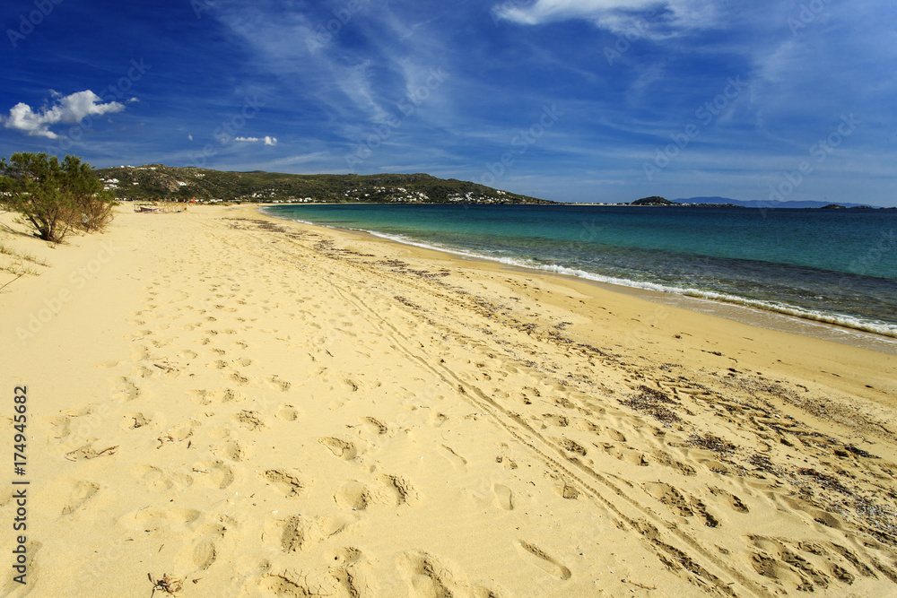 Leerer Strand bei Sonnenschein