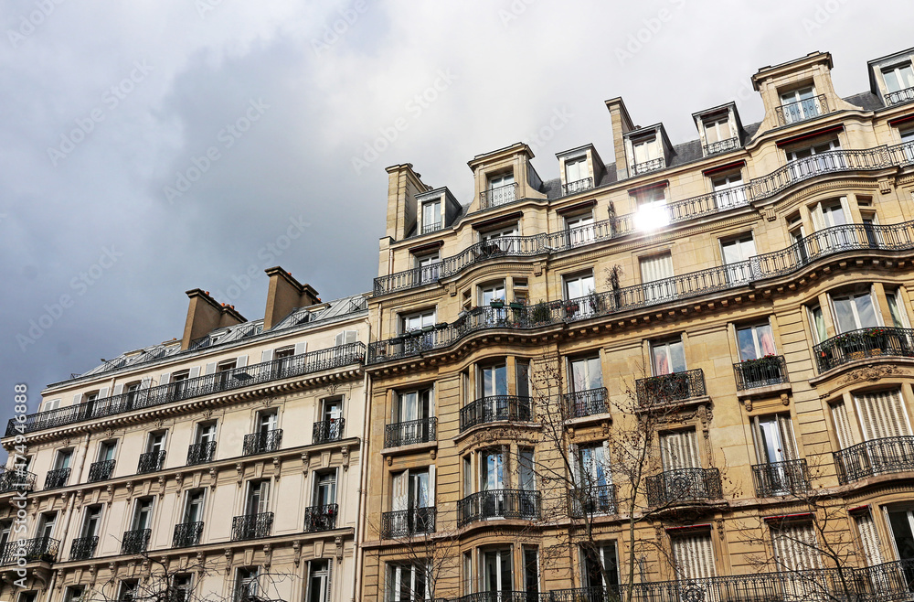 Fototapeta premium Real Estate - Paris - France