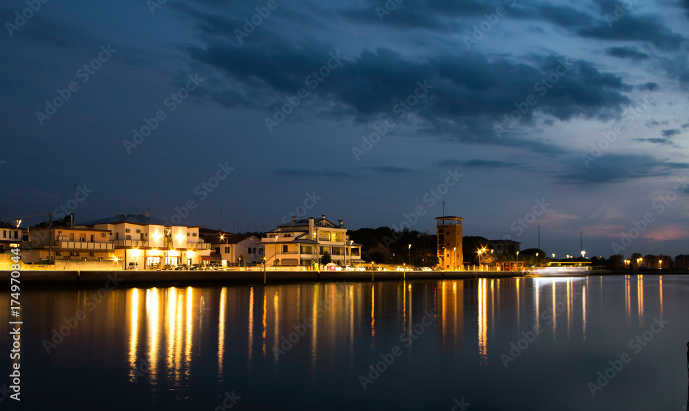 porto garibaldi, mare di notte