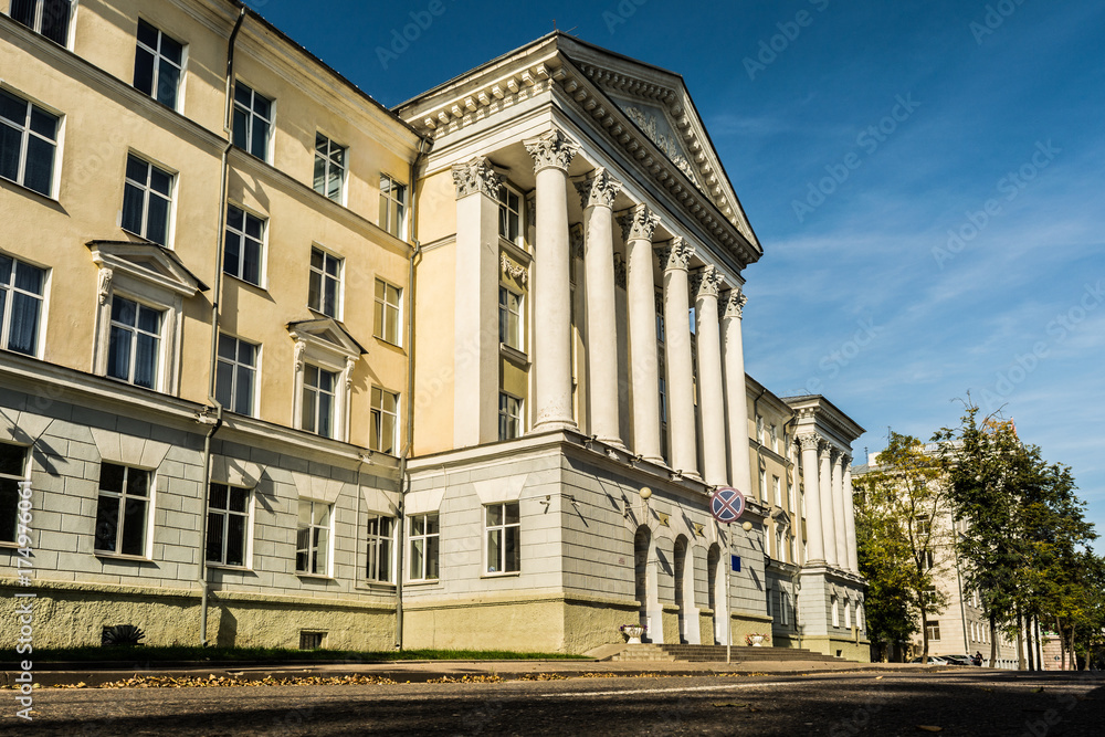 Fototapeta premium building with columns, urban architecture of colonial style