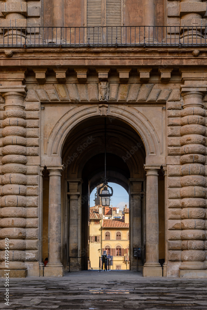 El Palacio Pitti (en italiano: Palazzo Pitti) es un palacio renacentista en Florencia, Italia, situado en la ribera sur del río Arno
