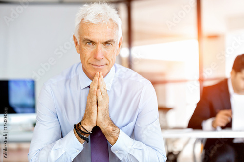 Wallpaper Mural Businessman at the office Torontodigital.ca