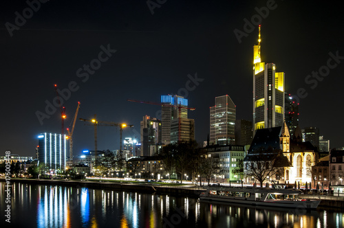 Skyline von Frankfurt am Main bei Nacht (vom Eisernen Steg aus) © picarts.de