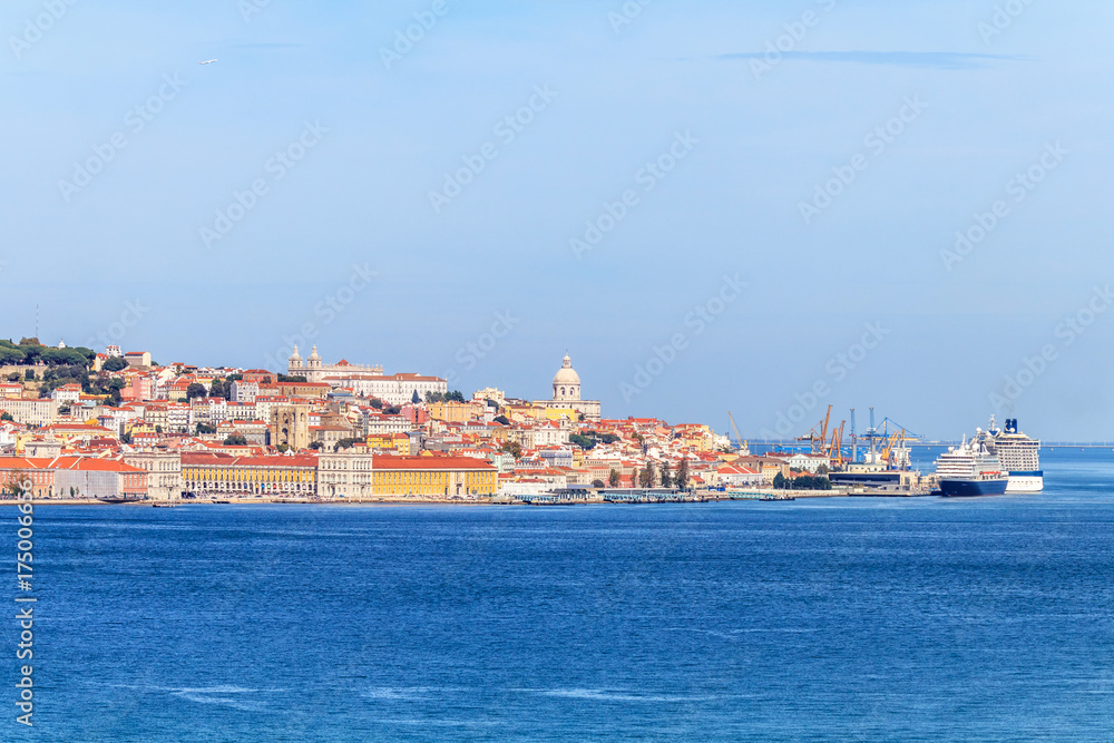 Lisboa visto de Almada Portugal