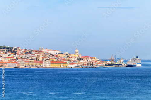 Lisboa visto de Almada Portugal