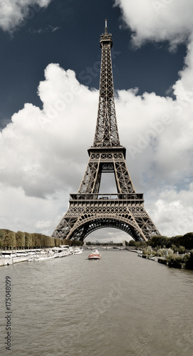 Fototapeta Naklejka Na Ścianę i Meble -  From my dreams. Meeting the Eiffel Tower and the River Seine.