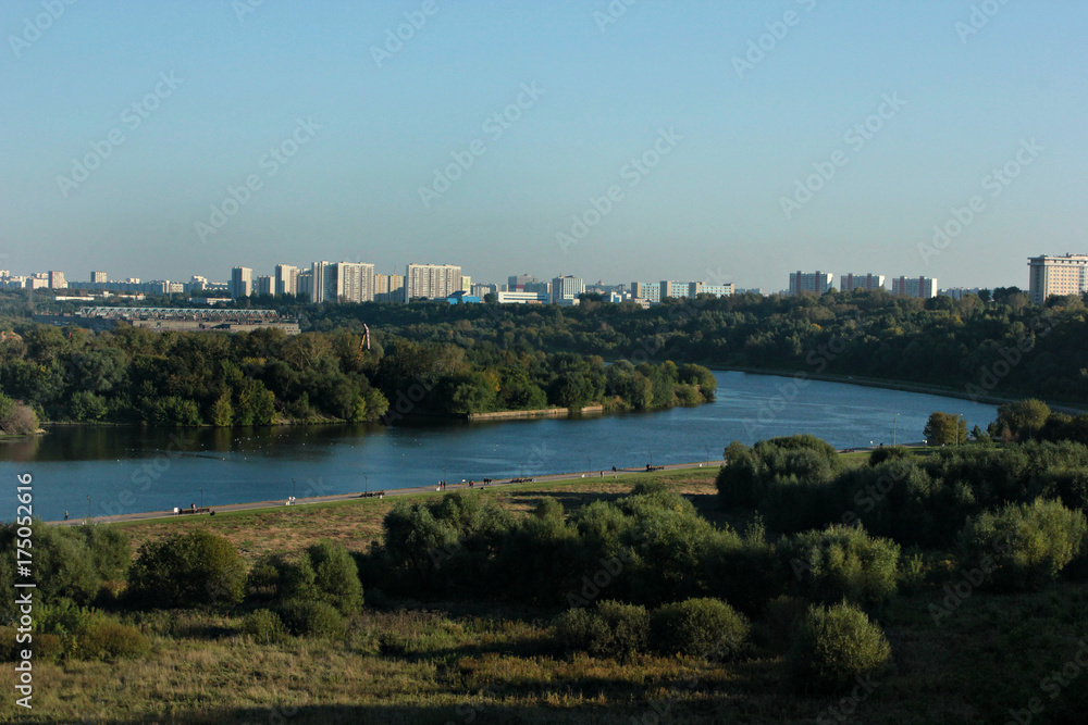 Moskva River look