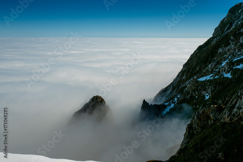 Nebelmeer in den österreichischen Bergen