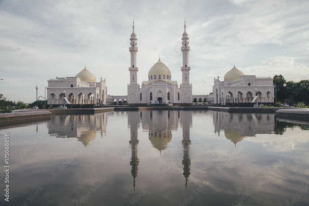 The white mosque