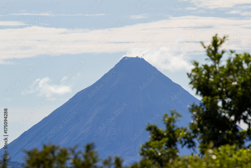 Fototapeta premium Arenal volcano in the distance