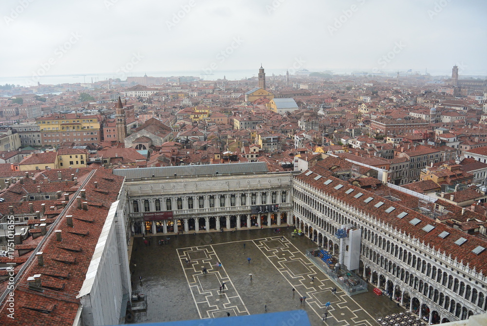 Obraz premium Plac Św. Marka oraz Wenecja z góry