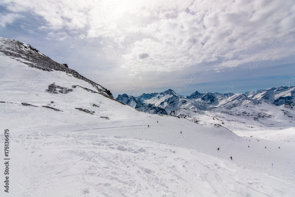 Fototapeta premium Over Les 2 Alpes