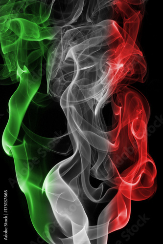 Italiy national smoke flag