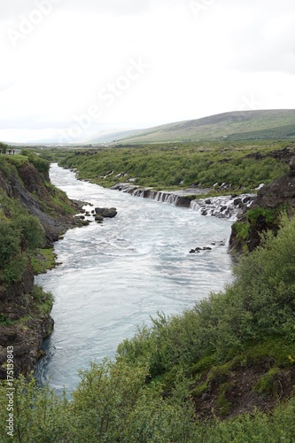 Island: Wasserfälle Hraunfossar und Barnafoss bei Húsafell photo