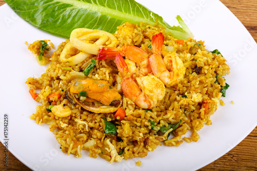 Fried rice with seafood