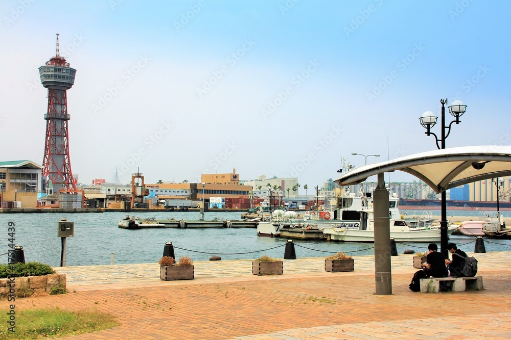 博多港と博多ポートタワー、