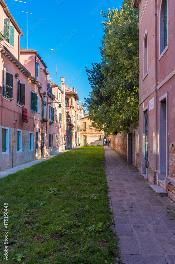 Fototapeta premium Venice (Italy) - The city on the sea. A photographic tour to discover the most characteristic places of the famous seaside city, a major tourist attractions in the world.