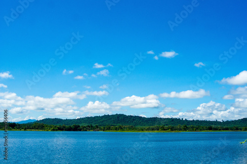 Wallpaper Mural Mountain water and sky Torontodigital.ca