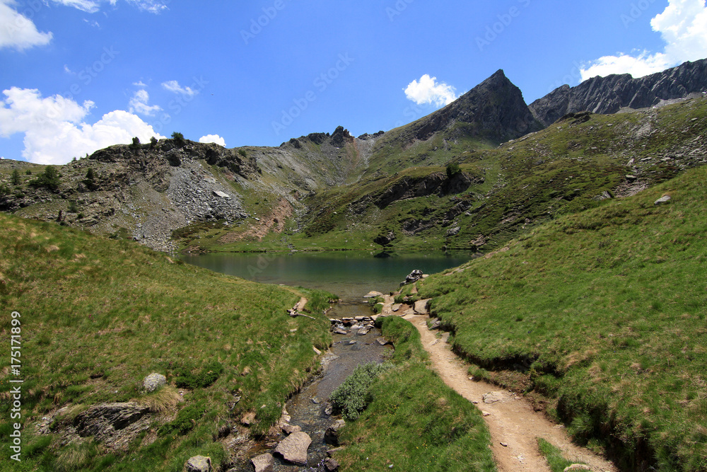 Fototapeta premium alpine lake