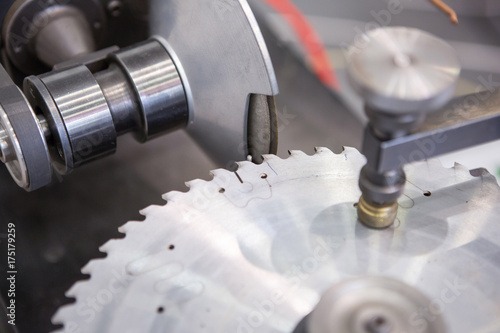 Sharpening of circular saw blade